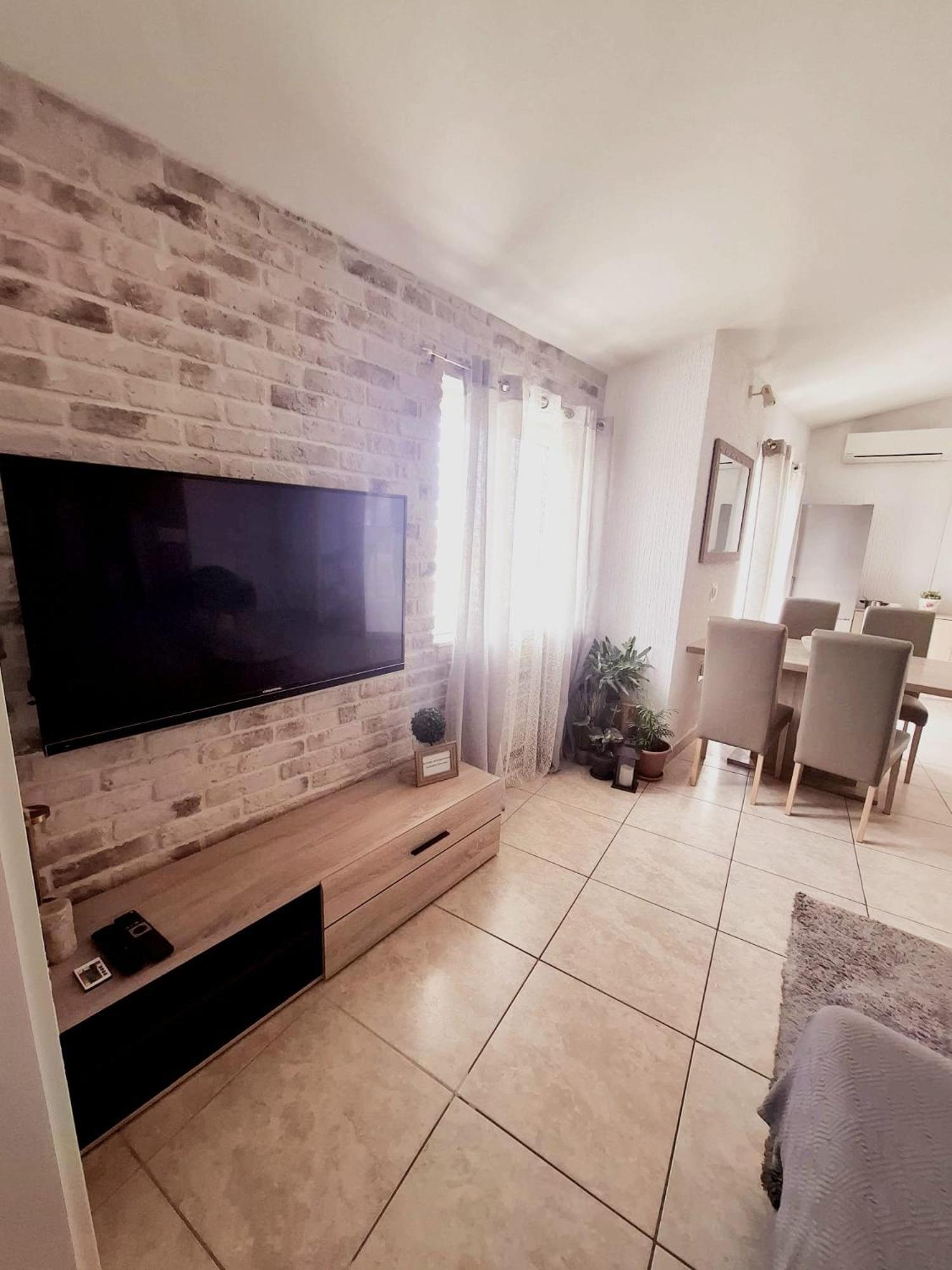 Апартаменты Apartman Simun Примоштен Экстерьер фото