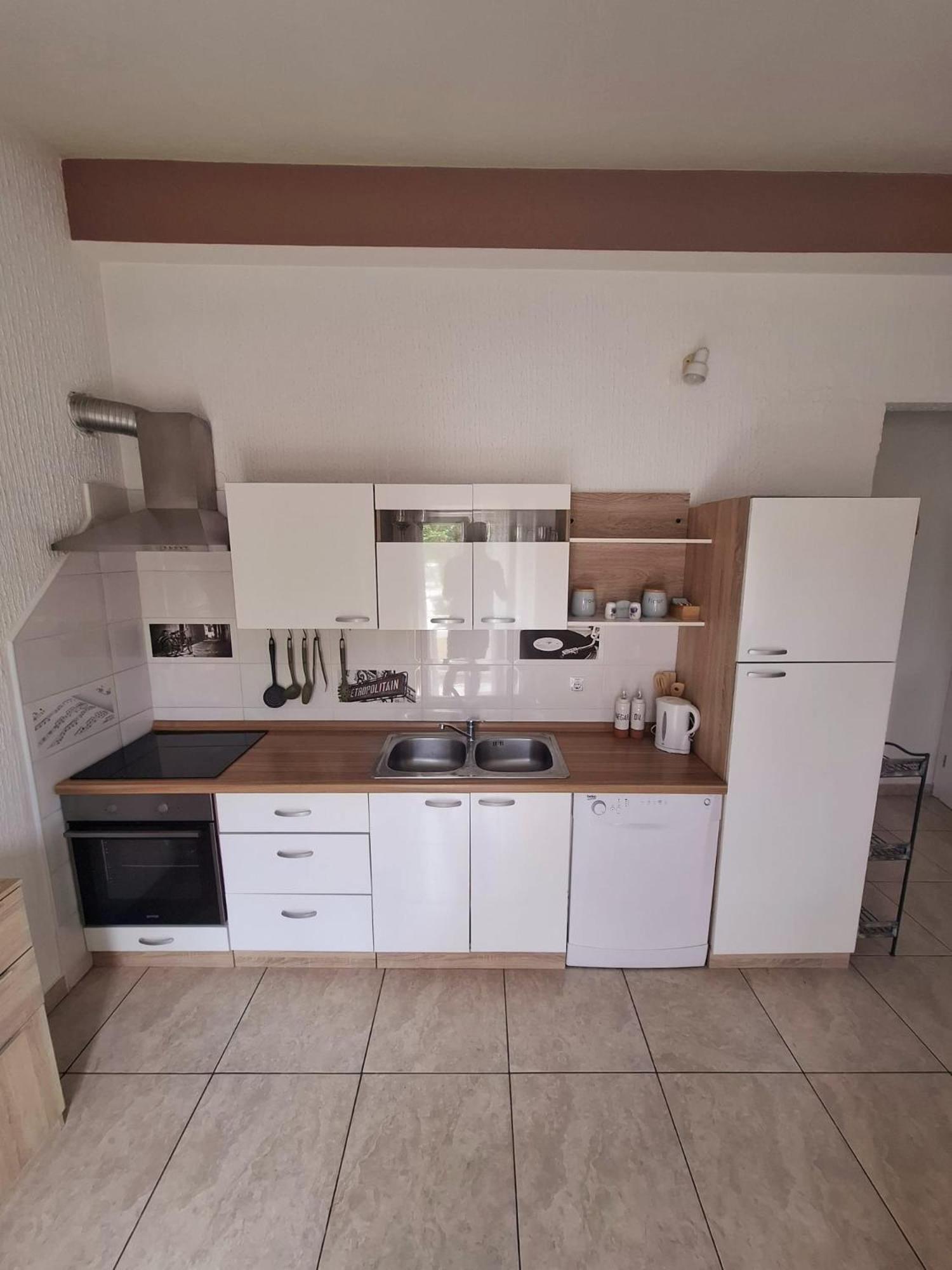 Апартаменты Apartman Simun Примоштен Экстерьер фото