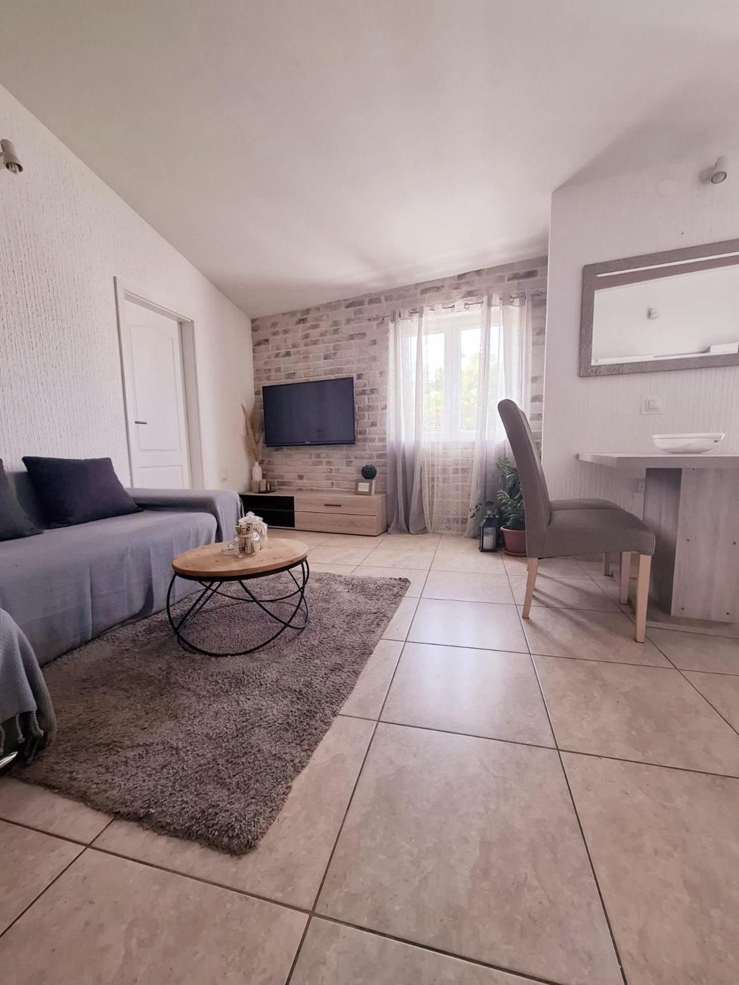 Апартаменты Apartman Simun Примоштен Экстерьер фото